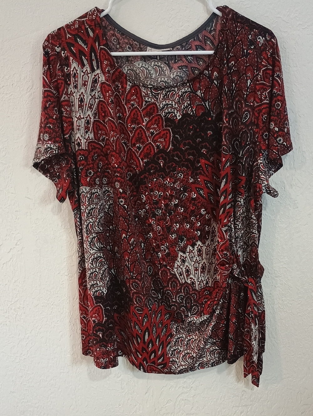 Dana Buchman Red and White Patterned Short Sleeve Blouse